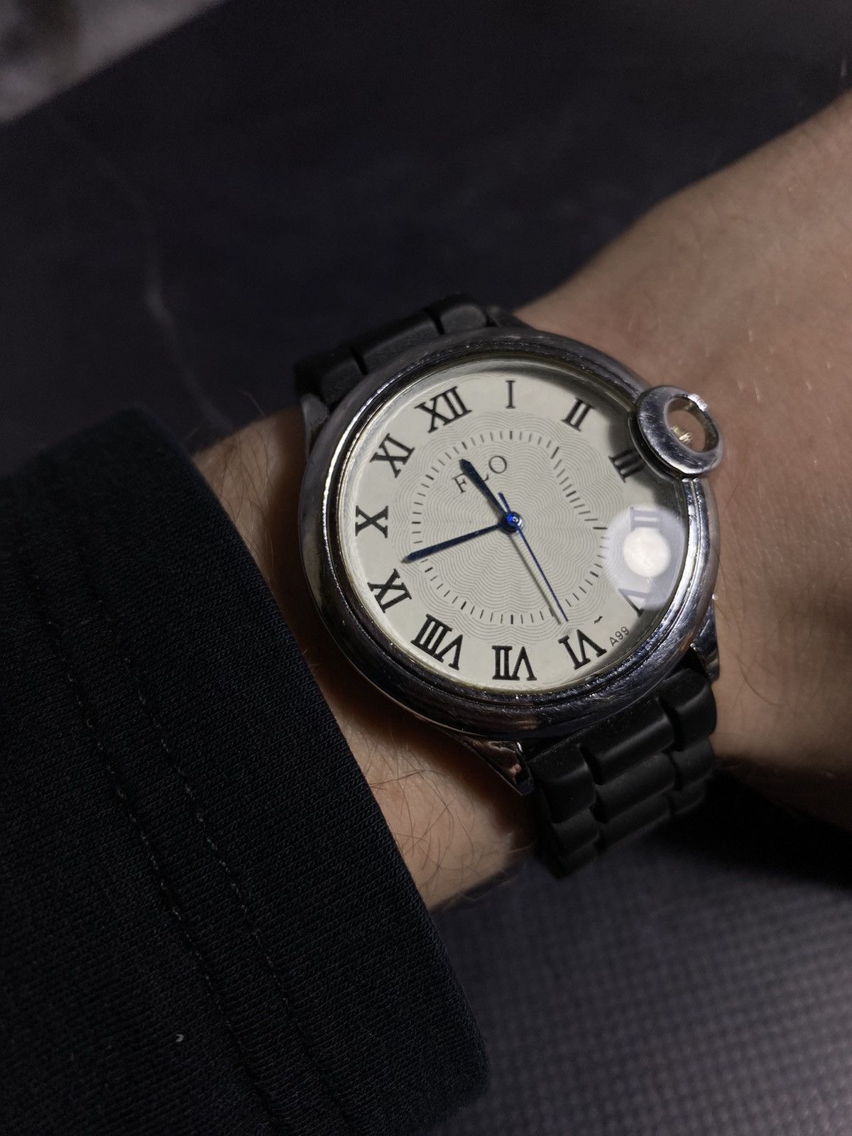 Vintage Classic Wristwatch with Roman Numerals, Japanese Brand Size ONE SIZE - 3 Thumbnail