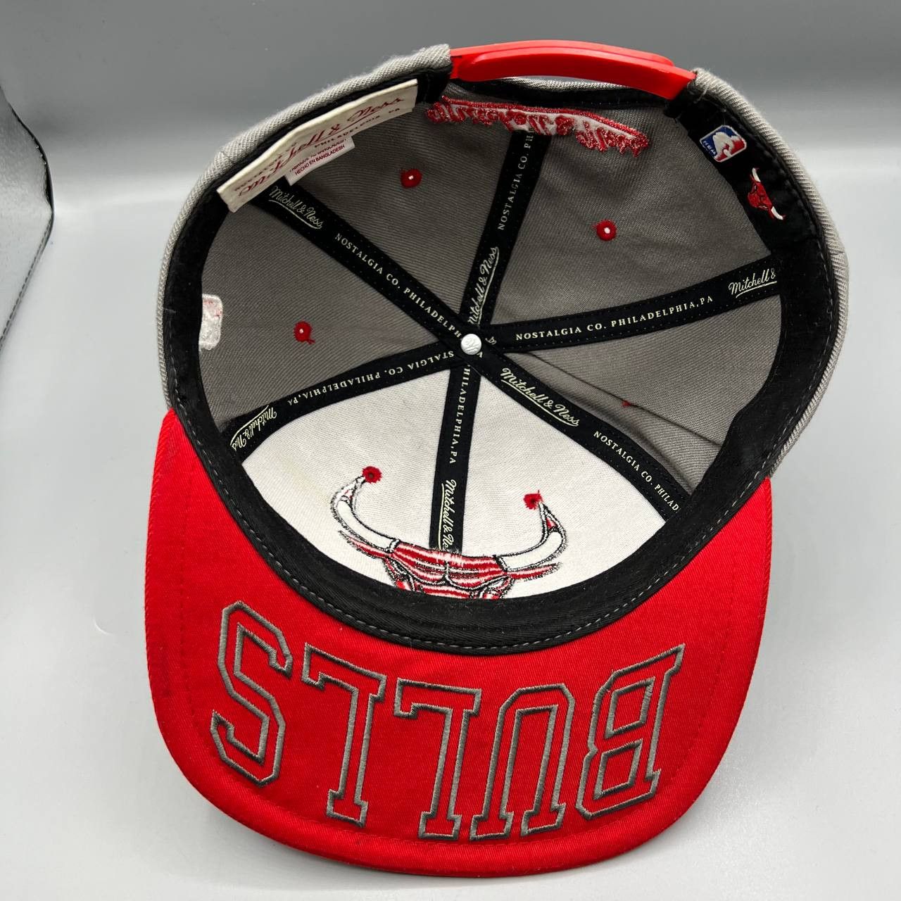Mitchell & Ness Chicago Bulls Hat Men NBA Snap Back Cap Jordan Size ONE SIZE - 5 Thumbnail