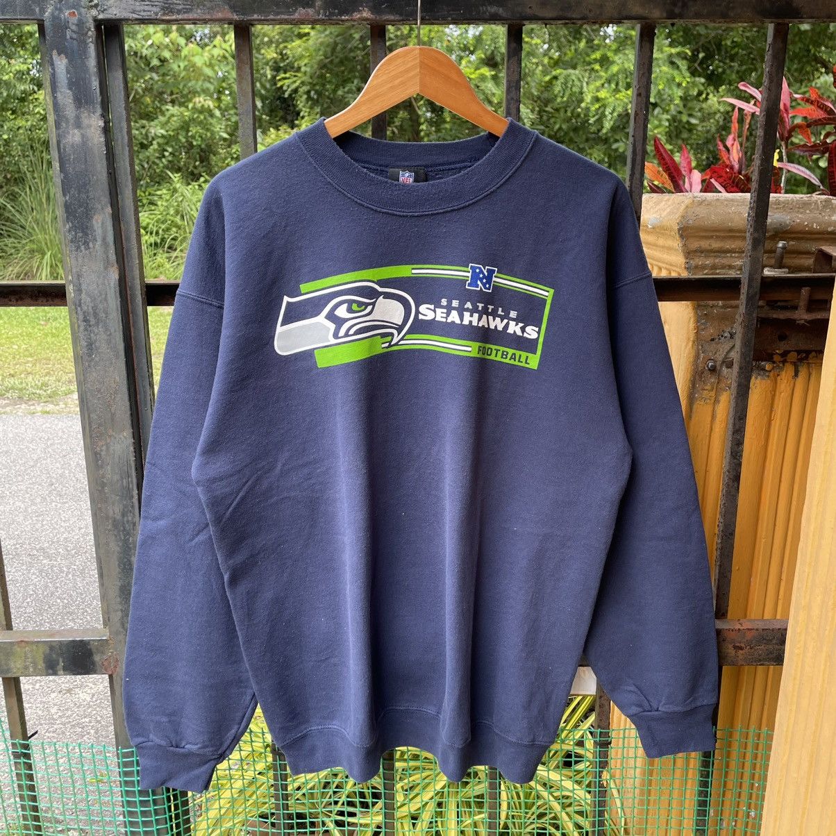 NFL 🔥Vintage Y2K NFL Seattle Seahawks Football Sweatshirts Size US M / EU 48-50 / 2 - 5 Thumbnail