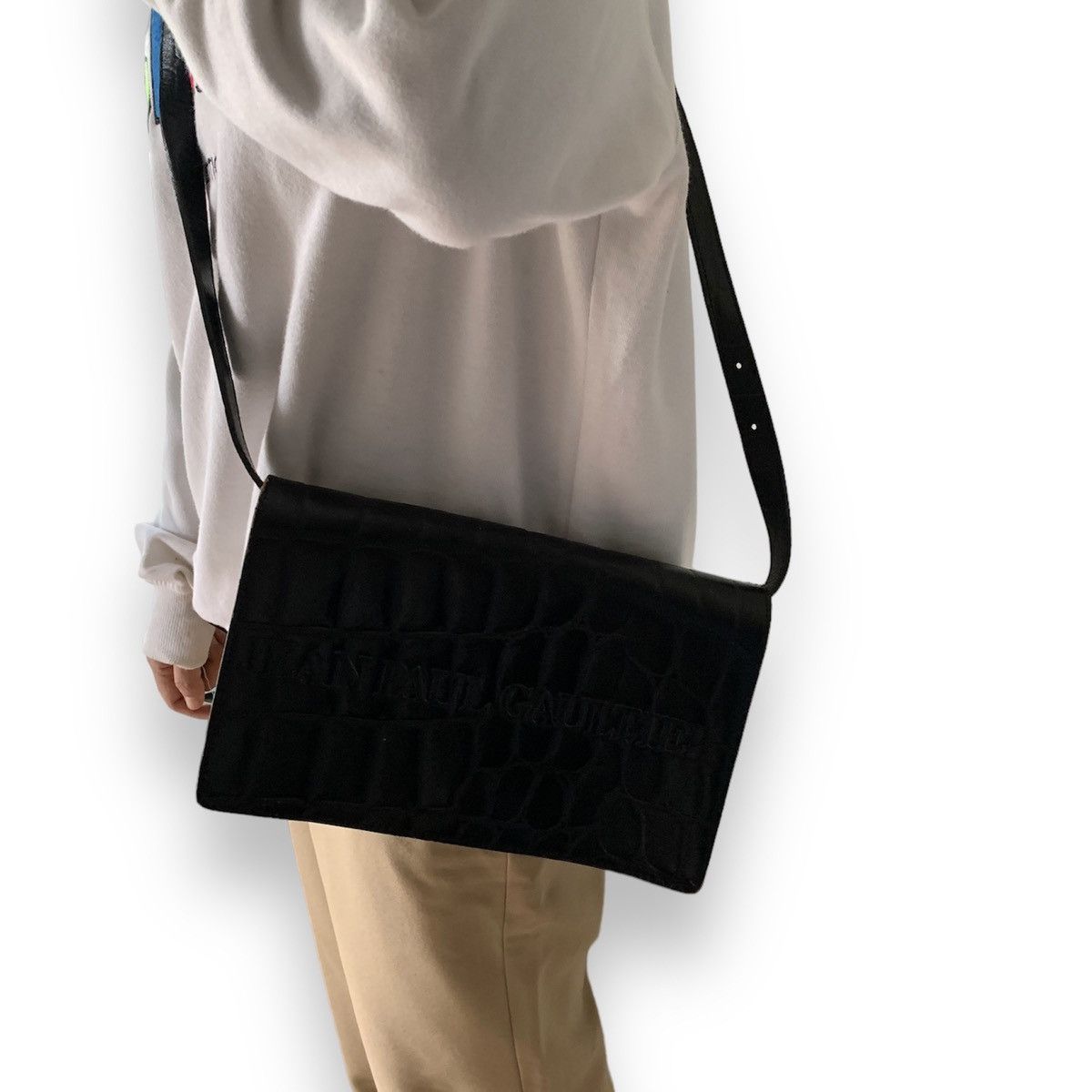 Jean Paul Gaultier black crocodile embossed logo messenger bag Size ONE SIZE - 8 Thumbnail
