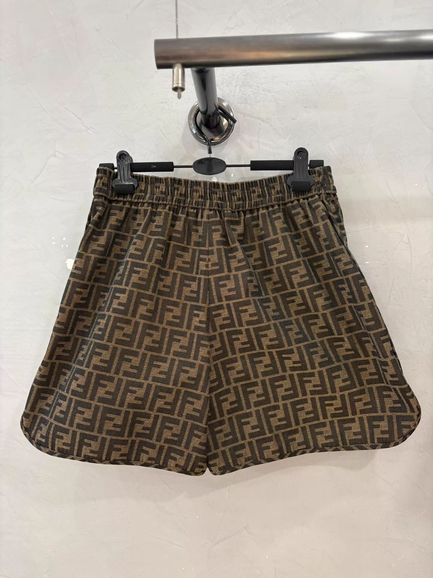 Fendi Fendi All Over Logo Elastic Waistband Shorts DS 38 Size 26" / US 2 / IT 38 - 3 Thumbnail