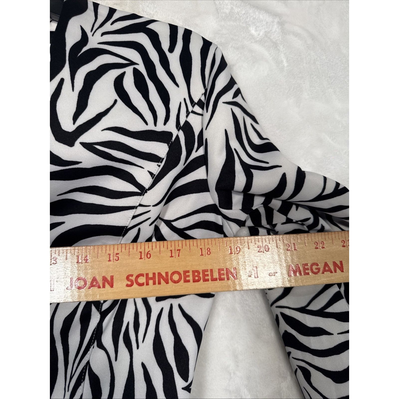 Boston Proper Boston Proper Zebra Print Fitted Blazer Jacket 6 Black and W Size M / US 6-8 / IT 42-44 - 8 Thumbnail