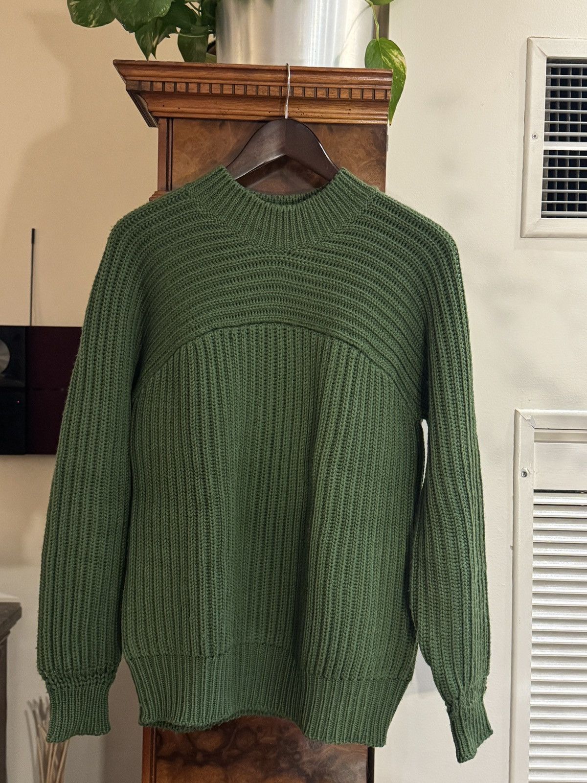 Jacquemus Jacquemus 100% Wool Green Knit Sweater with Arm Detailing Size US S / EU 44-46 / 1 - 2 Thumbnail