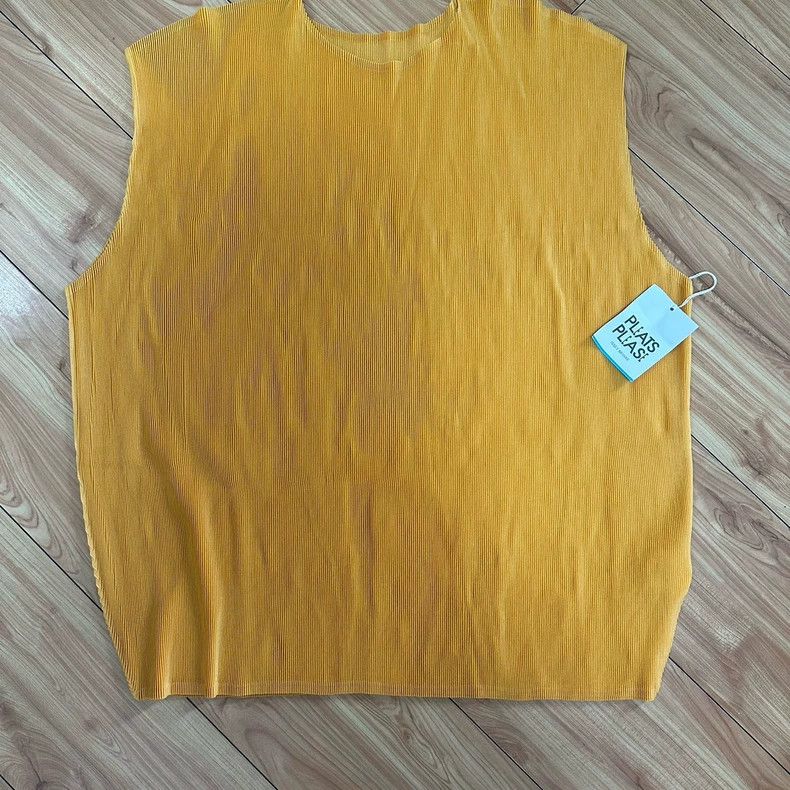 Issey Miyake Issey Miyake size:3 Yellow pleated vertical striped vest Size XS / US 0-2 / IT 36-38 - 1 Thumbnail