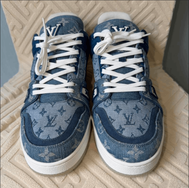 Louis Vuitton Louis Vuitton low-top sneakers Size US 11 / EU 44 - 2 Thumbnail
