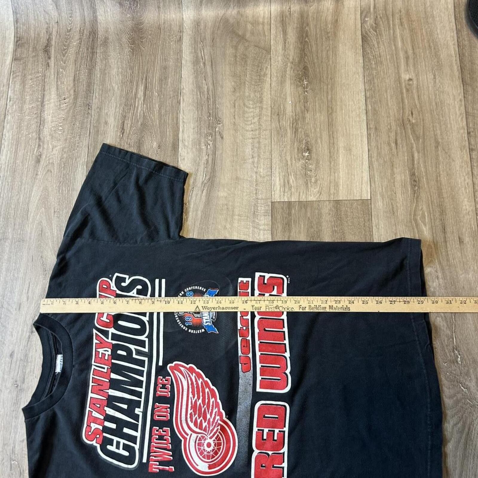 NHL Vintage 90s Detroit Red Wings Champions NHL Hockey t shirt L Size US L / EU 52-54 / 3 - 7 Thumbnail