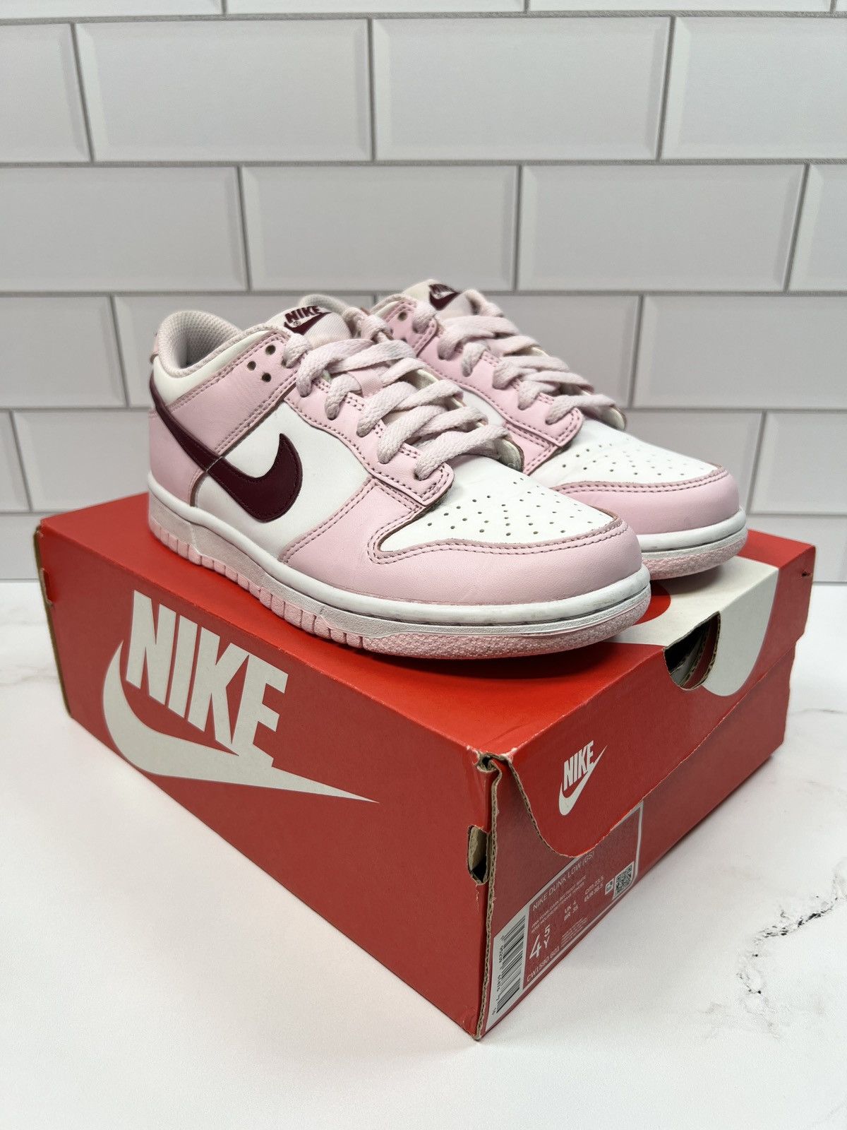 Nike Nike Dunk Low Pink Foam GS Size US 6 / IT 36 - 1 Thumbnail