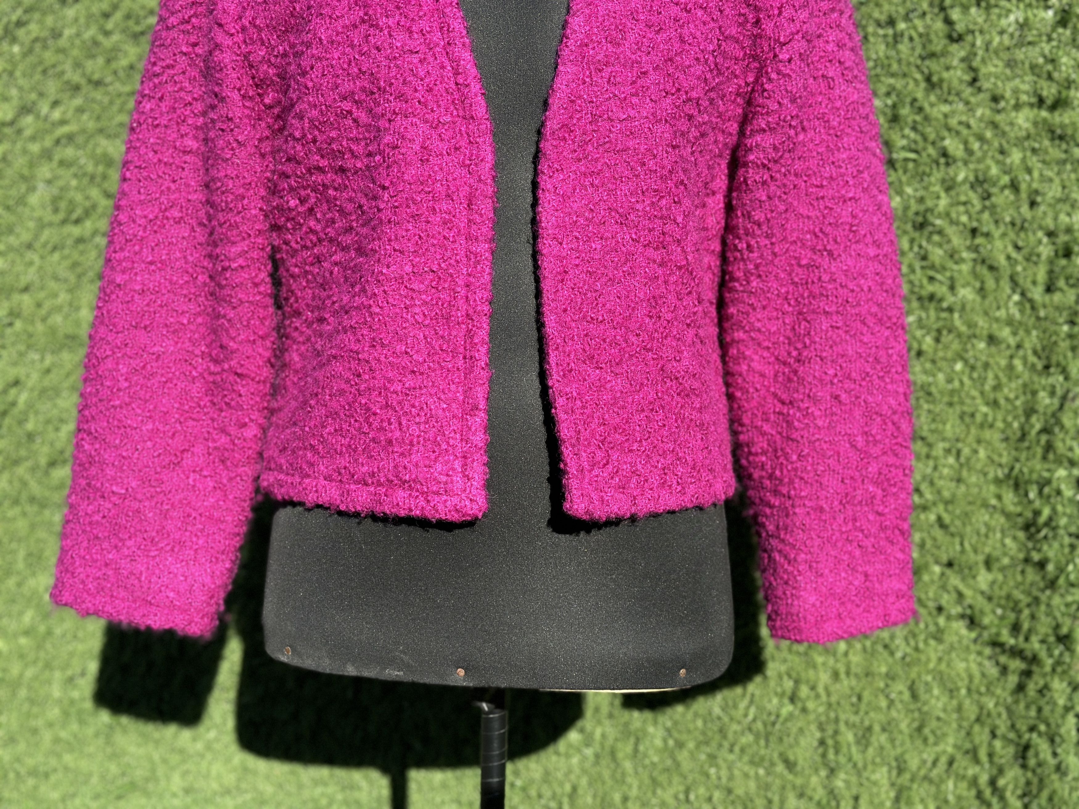 Valentino Valentino Miss V Boucle Wool Cropped Jacket Pink size S 44 Size S / US 4 / IT 40 - 4 Thumbnail