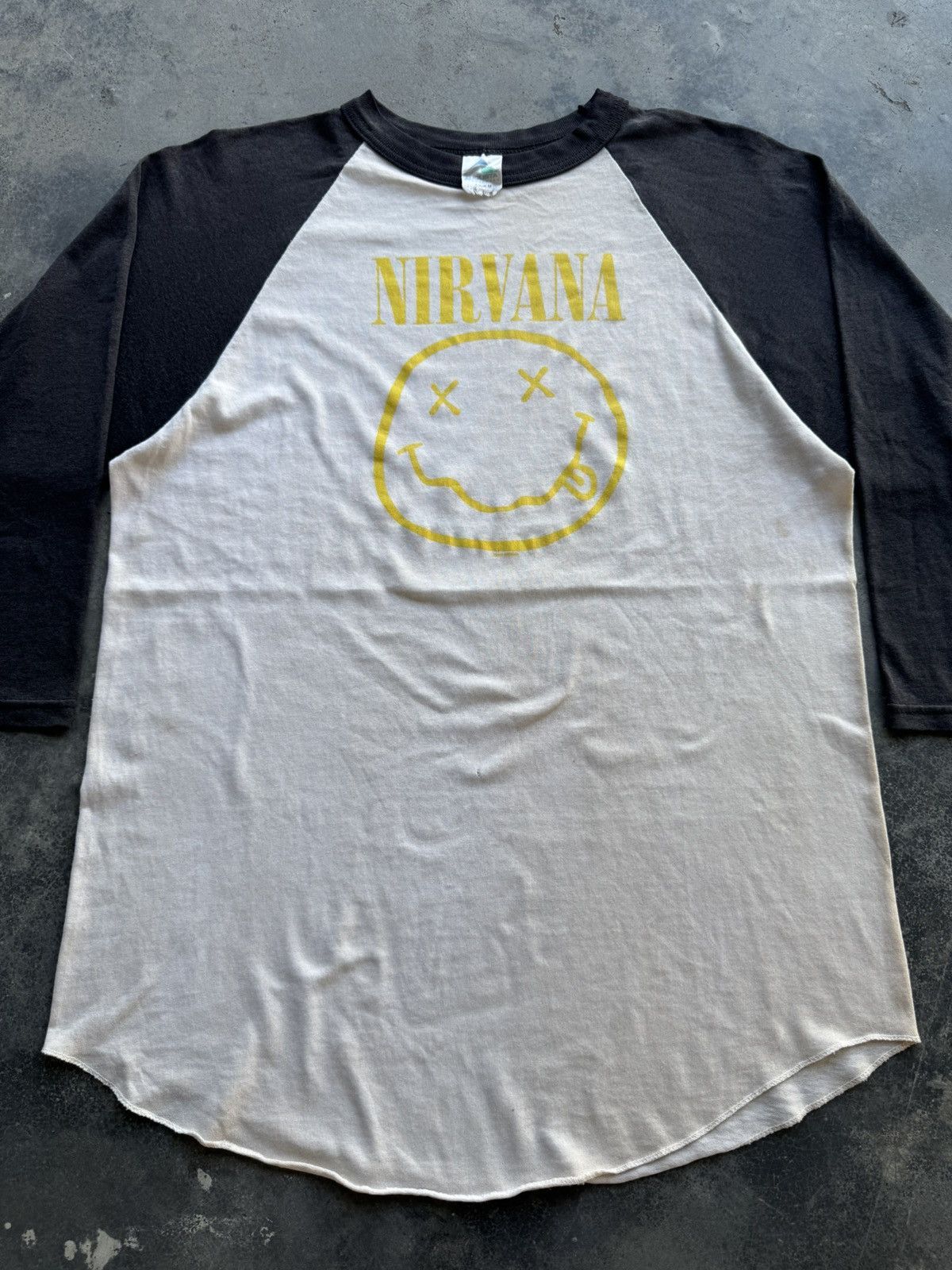 Band Tees × Nirvana × Vintage Vintage raglan nirvana band Size US M / EU 48-50 / 2 - 4 Thumbnail