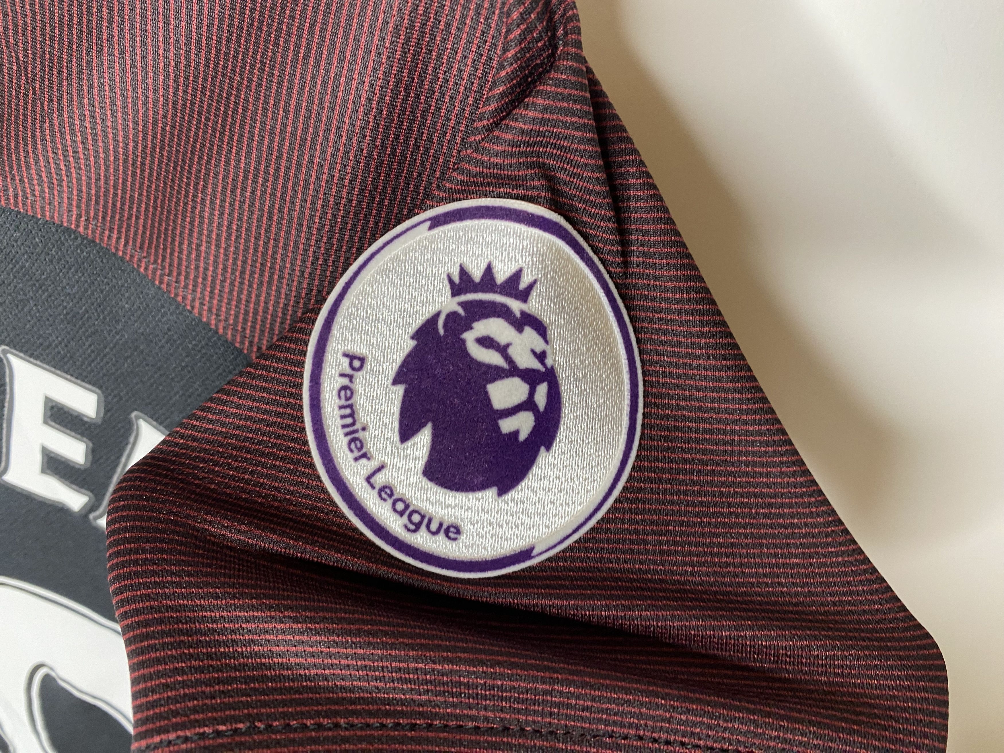 Nike MANCHESTER CITY 2016 2017 AWAY FOOTBALL SHIRT SOCCER JERSEY Size US XXS / EU 40 - 4 Thumbnail
