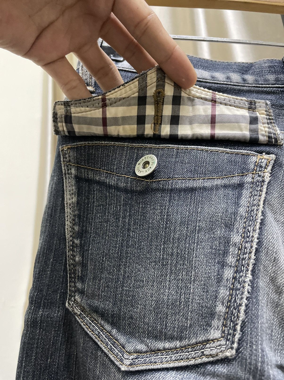 Burberry BURBERRY BLACK LABEL DISTRESSES DENIM Size 30" / US 8 / IT 44 - 14 Thumbnail