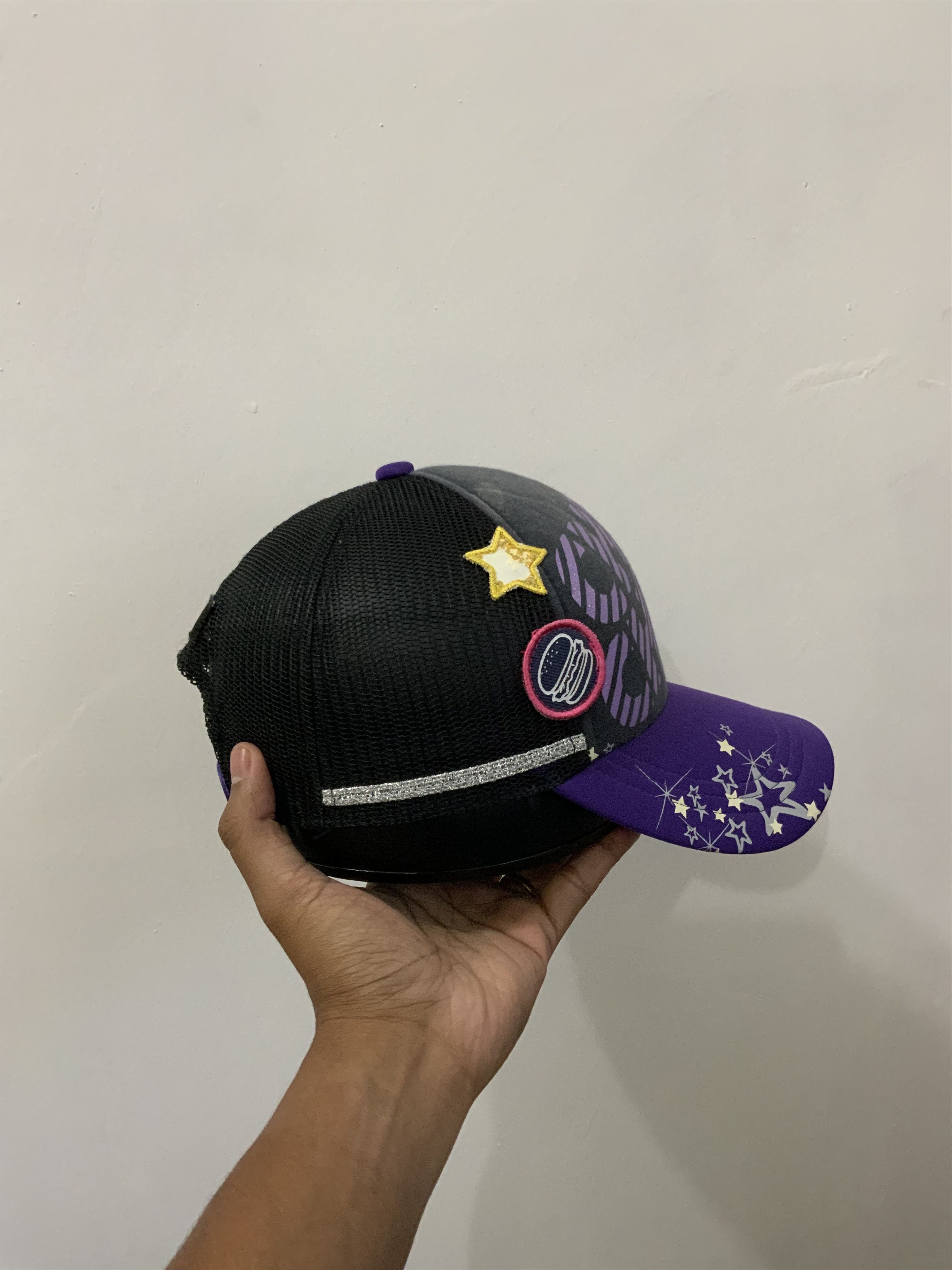 Hat Club Chic Chick Smiley Face Trucker Hat Size ONE SIZE - 4 Thumbnail