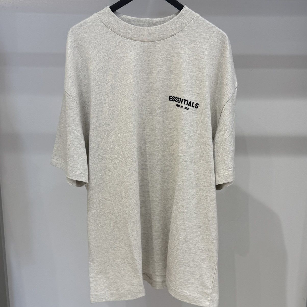 Fear of God Fear of God Essentials T-Shirt SS22 Light Oatmeal Size US XL / EU 56 / 4 - 1 Thumbnail