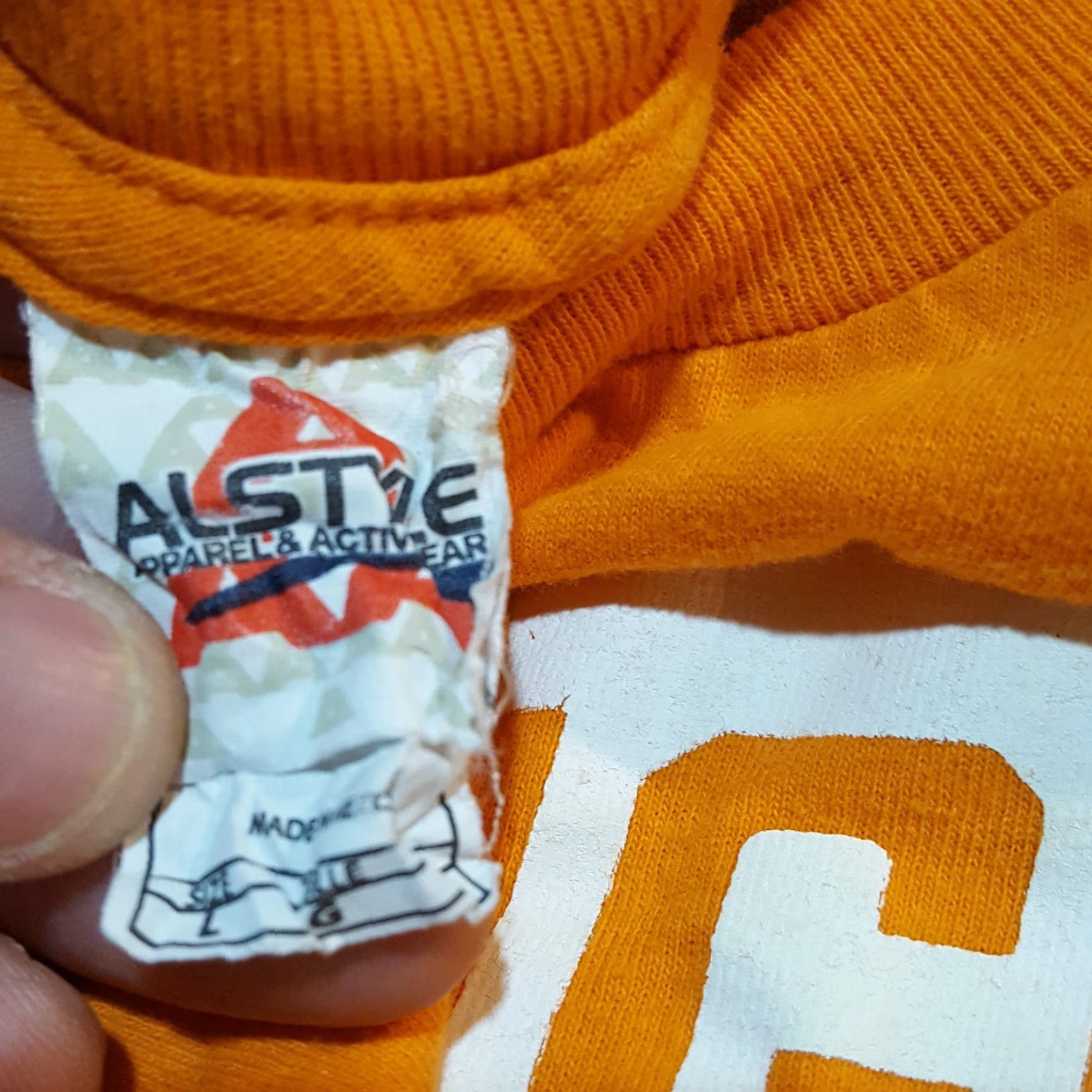 NCAA VINTAGE Tennessee Volunteers T-Shirt NCAA Football Retro 90s Y2K Men Large Orange Size US L / EU 52-54 / 3 - 6 Thumbnail