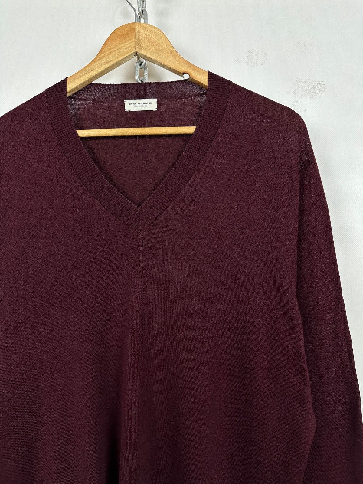 Dries Van Noten Dries Van Noten Burgundy V-Neck Lightweight Sweater Pullover Size US XL / EU 56 / 4 - 6 Thumbnail