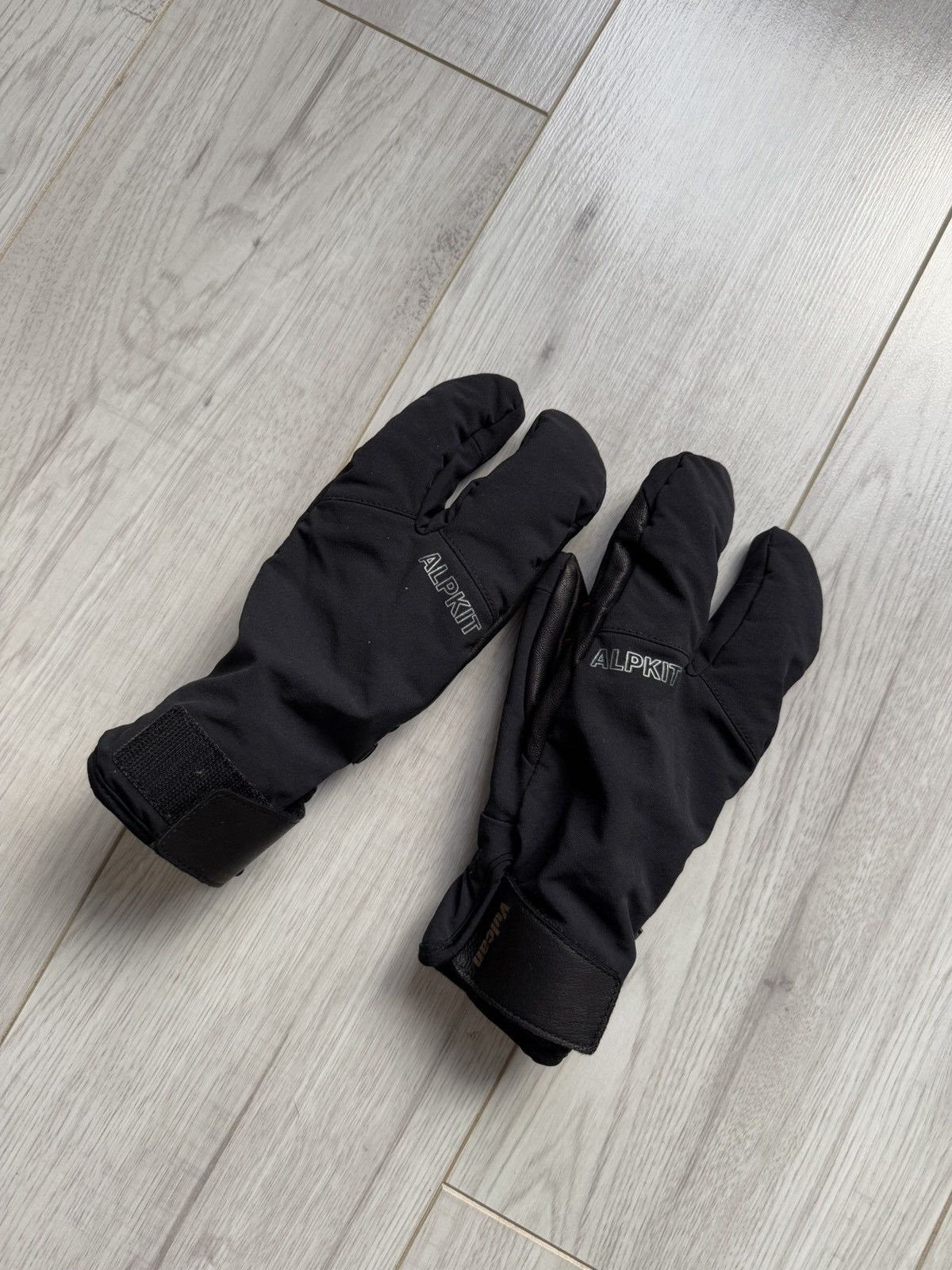 Designer winter tabby gloves Maison Margiela style Size 32 - 6 Thumbnail
