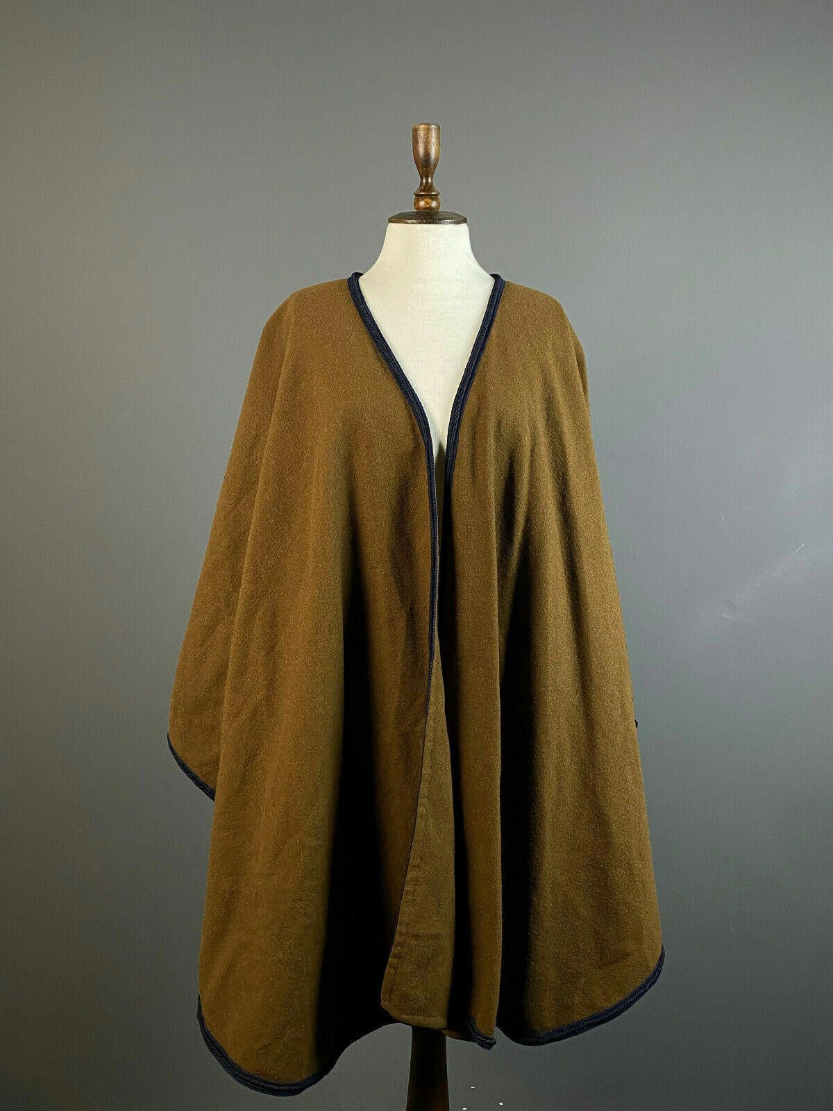 Givenchy Ladies Givenchy Nouvelle Boutique Brown Open Poncho Cape Size M / US 6-8 / IT 42-44 - 1 Thumbnail