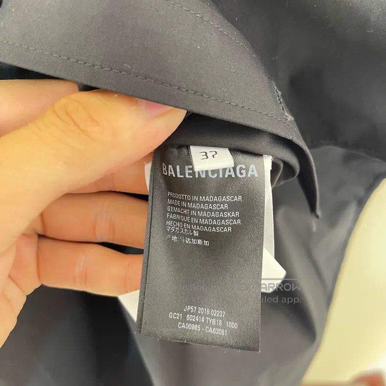 Balenciaga Balenciaga size 37 Collar small logo silhouette shirt shor Size US XS / EU 42 / 0 - 4 Thumbnail