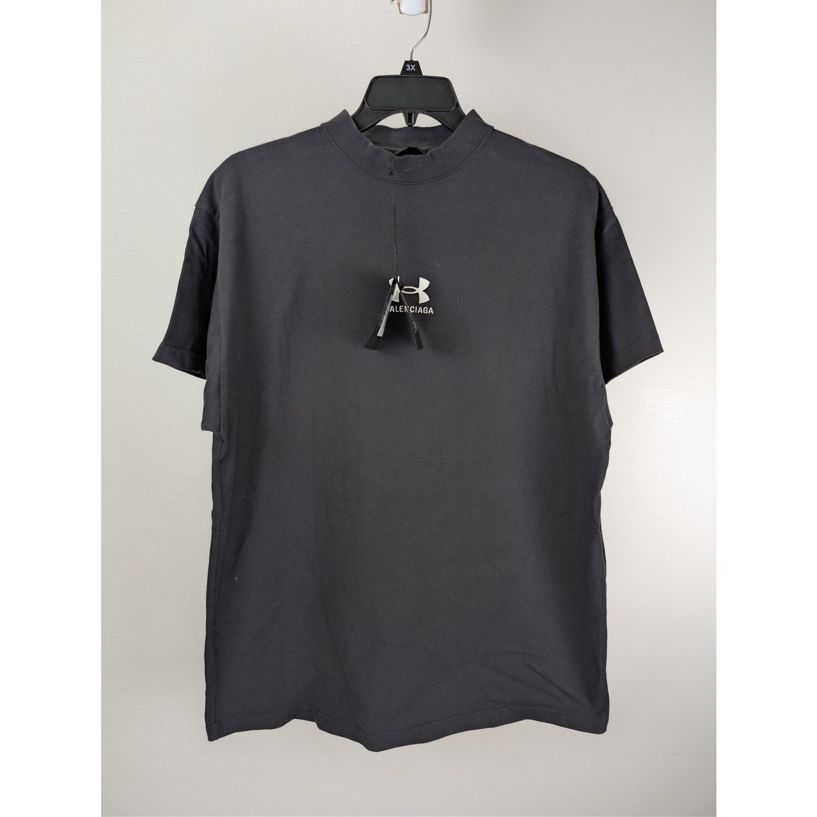 Balenciaga × Under Armour o1rshd1 Vintage Jersey Oversized T-Shirt Washed Black/White Size US M / EU 48-50 / 2 - 2 Thumbnail