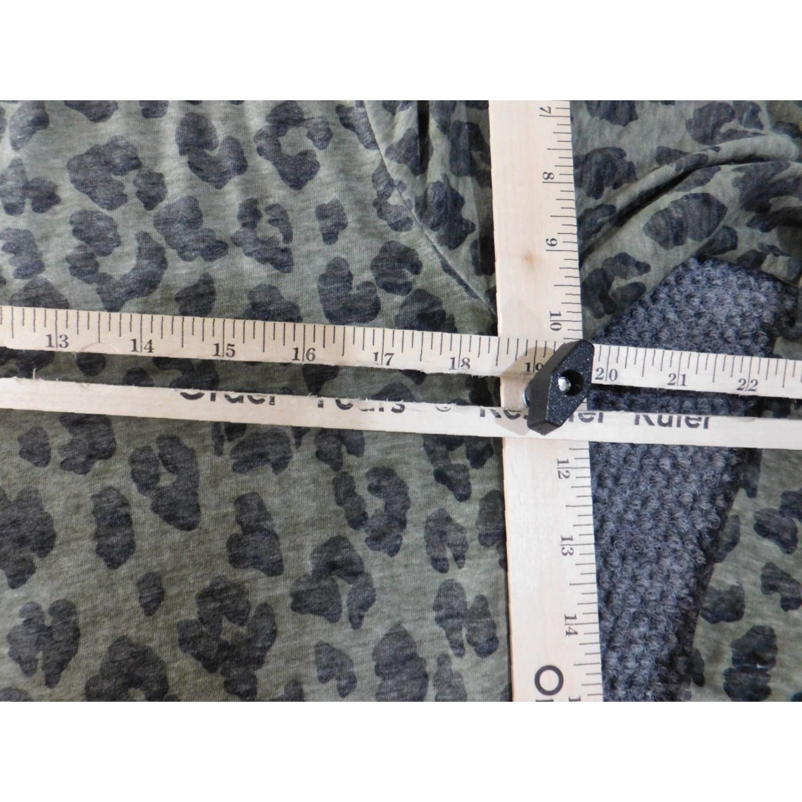 Lucky Brand Lucky Brand Blouse Shirt Women Crew Neck Green Animal Print Knit Modal L Casual Short Sleeve Basic Regular Stretch - (Remove stray punctuation) Size L / US 10 / IT 46 - 5 Thumbnail