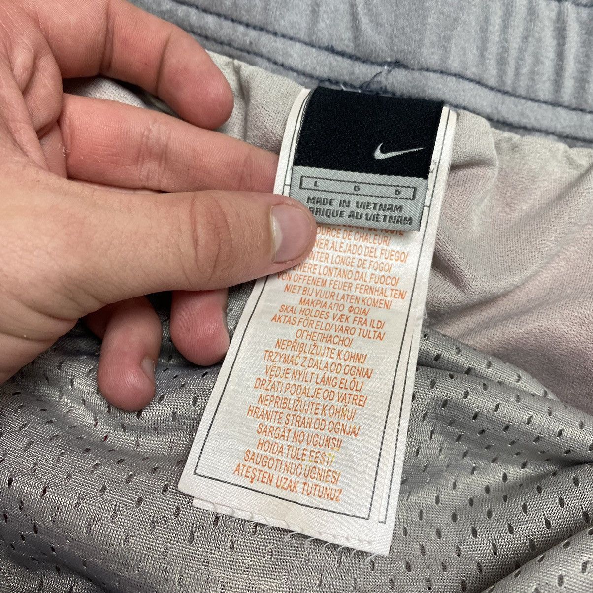 Other Vintage Nike Small Swoosh 90’s y2k shorts Size US 34 / EU 50 - 6 Thumbnail
