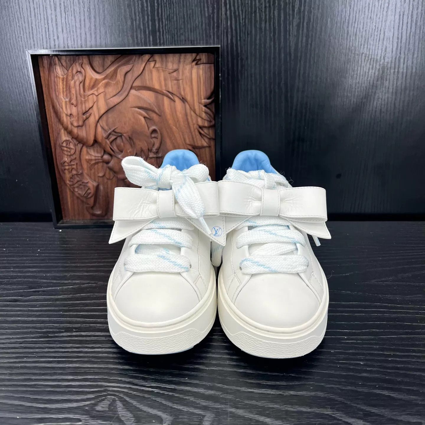 Louis Vuitton LV Time Out White & Blue Bow 35.5 Size US 5 / IT 35 - 4 Thumbnail