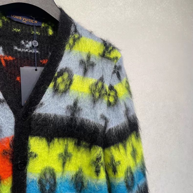 Louis Vuitton Louis Vuitton Colourful old print mohair cardigan shirt Size US XS / EU 42 / 0 - 5 Thumbnail