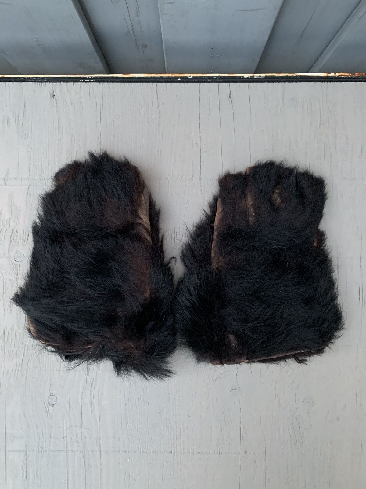 Vintage Antique Bear Fur Gloves True Vintage Bearskin Monkey Paw Mit Size ONE SIZE - 4 Thumbnail