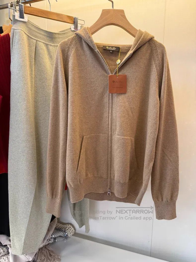 Loro Piana Loro Piana Classic 100% Baby Cashmere Cardigan Size XS / US 0-2 / IT 36-38 - 1 Thumbnail