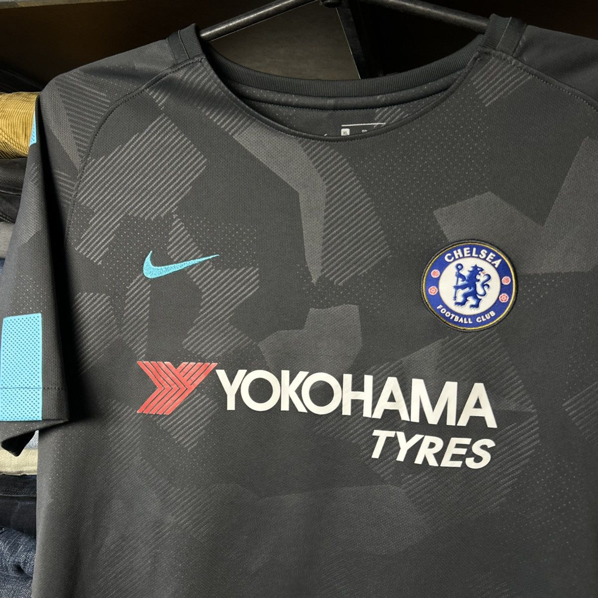 Nike Nike FC Chelsea 2017 Courtois player 17 home soccer jersey Size US S / EU 44-46 / 1 - 3 Thumbnail