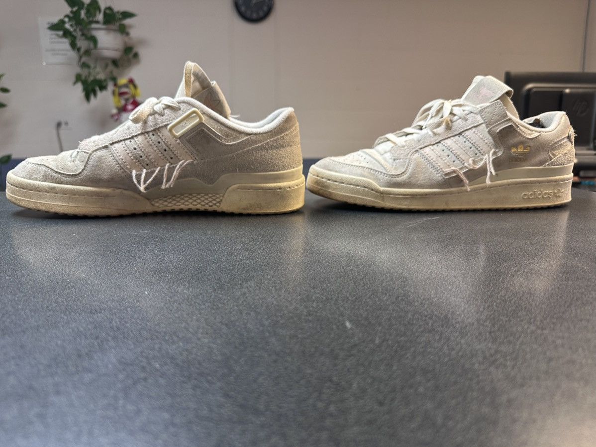 Adidas Adidas Forum 84 low “off white” Size US 11 / EU 44 - 2 Thumbnail