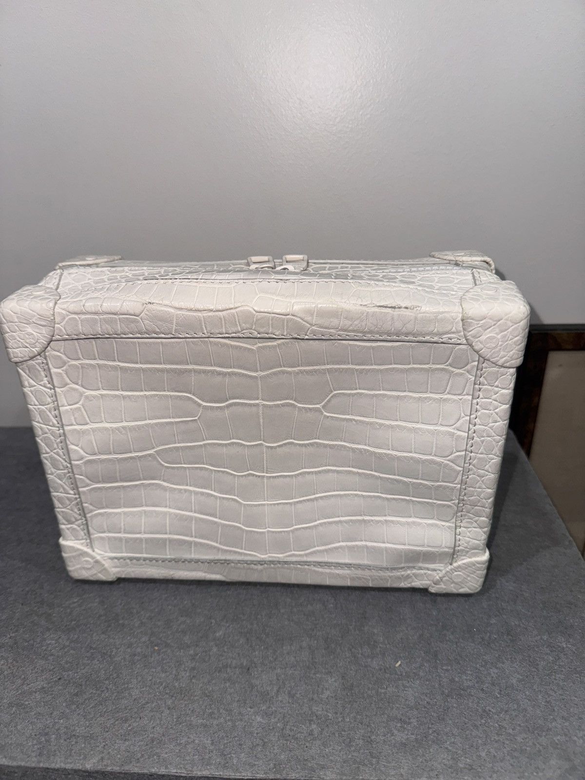 Louis Vuitton CROCODILE 2019 LOUIS VUITTON SOFT TRUNK MATTE WHITE Size ONE SIZE - 5 Thumbnail