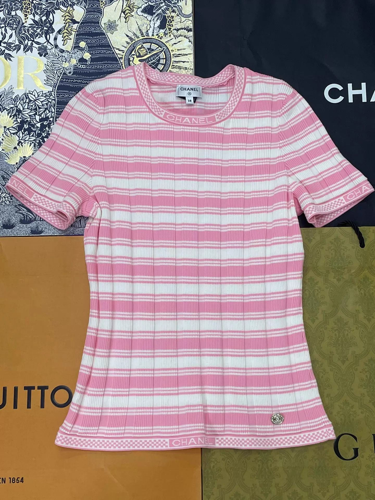 Chanel Chanel Pink Striped Knit Short Sleeve 38 Stretchy Near New Size S / US 4 / IT 40 - 1 Thumbnail