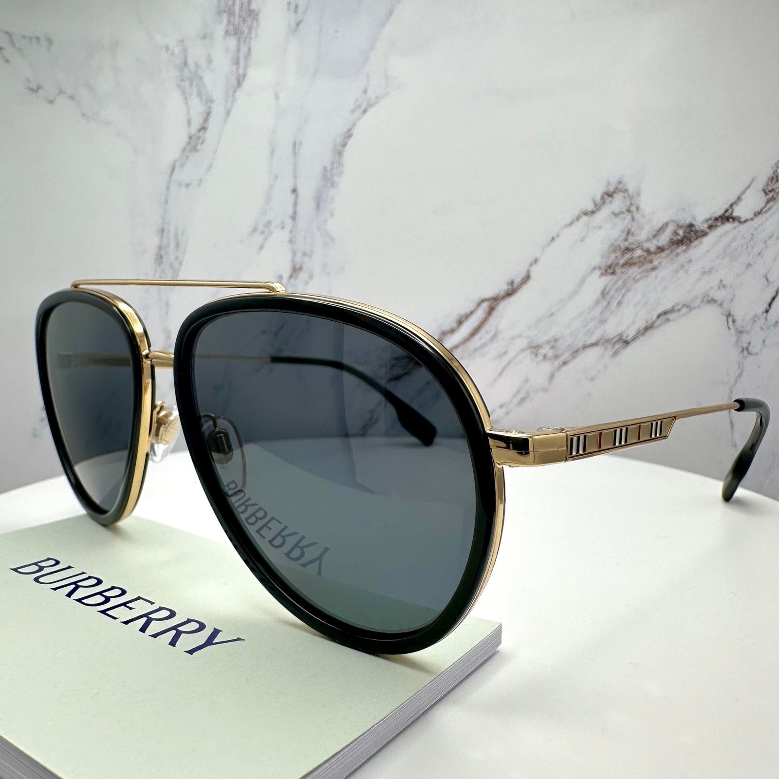 Burberry New Burberry Sunglasses Polarized Gold Black Aviator Size ONE SIZE - 9 Thumbnail