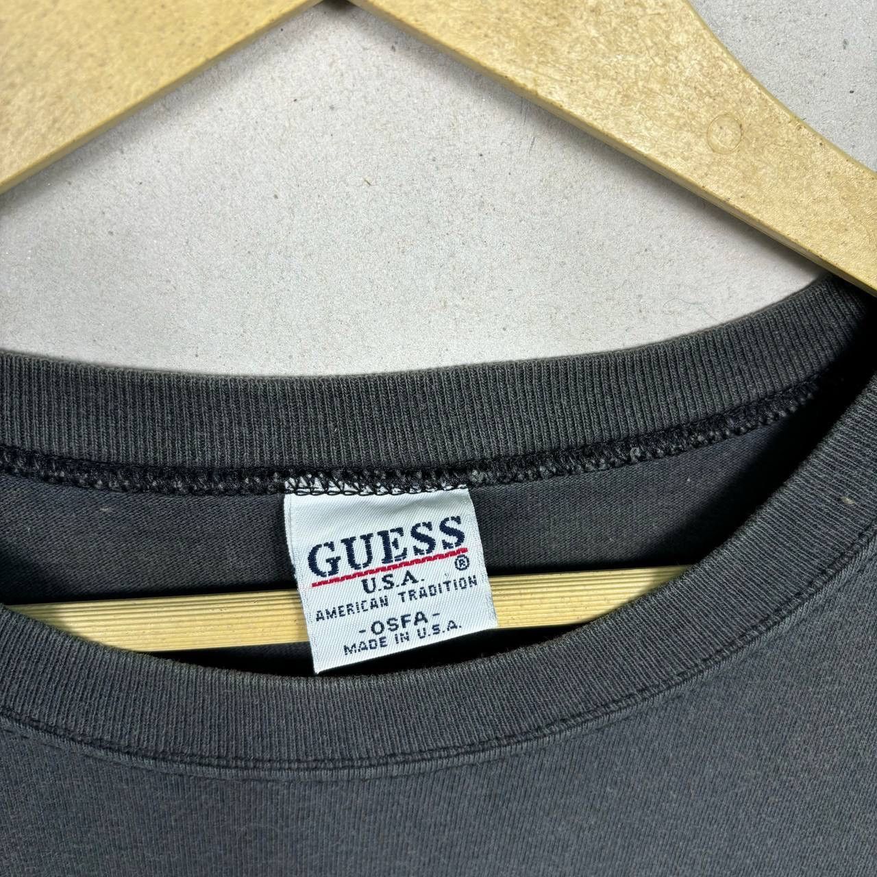 Guess Vtg 90s Guess USA Embroidered T-Shirt Made in USA Sun Faded Size US L / EU 52-54 / 3 - 5 Thumbnail