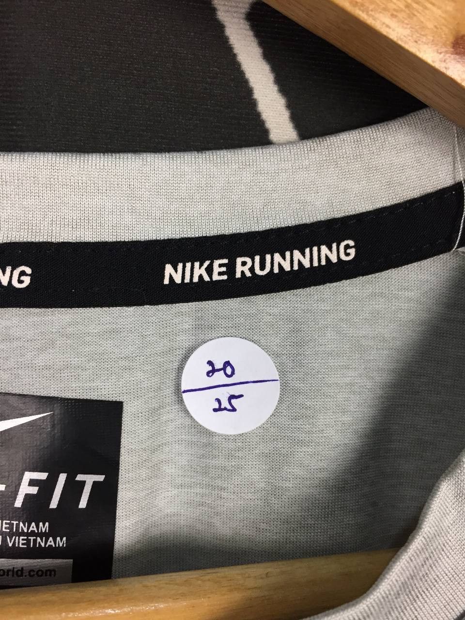 Nike × Vintage Nike Running Dri-Fit Swoosh Embroidered Logo Sportswear Tee Size US M / EU 48-50 / 2 - 9 Thumbnail