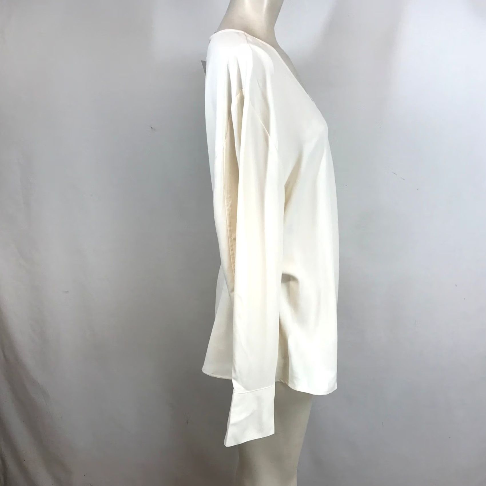 Loft VINTAGE Loft Cream Long Sleeve Wrap Blouse V-Neck Side Tie Top XL NEW Size XL / US 12-14 / IT 48-50 - 4 Thumbnail