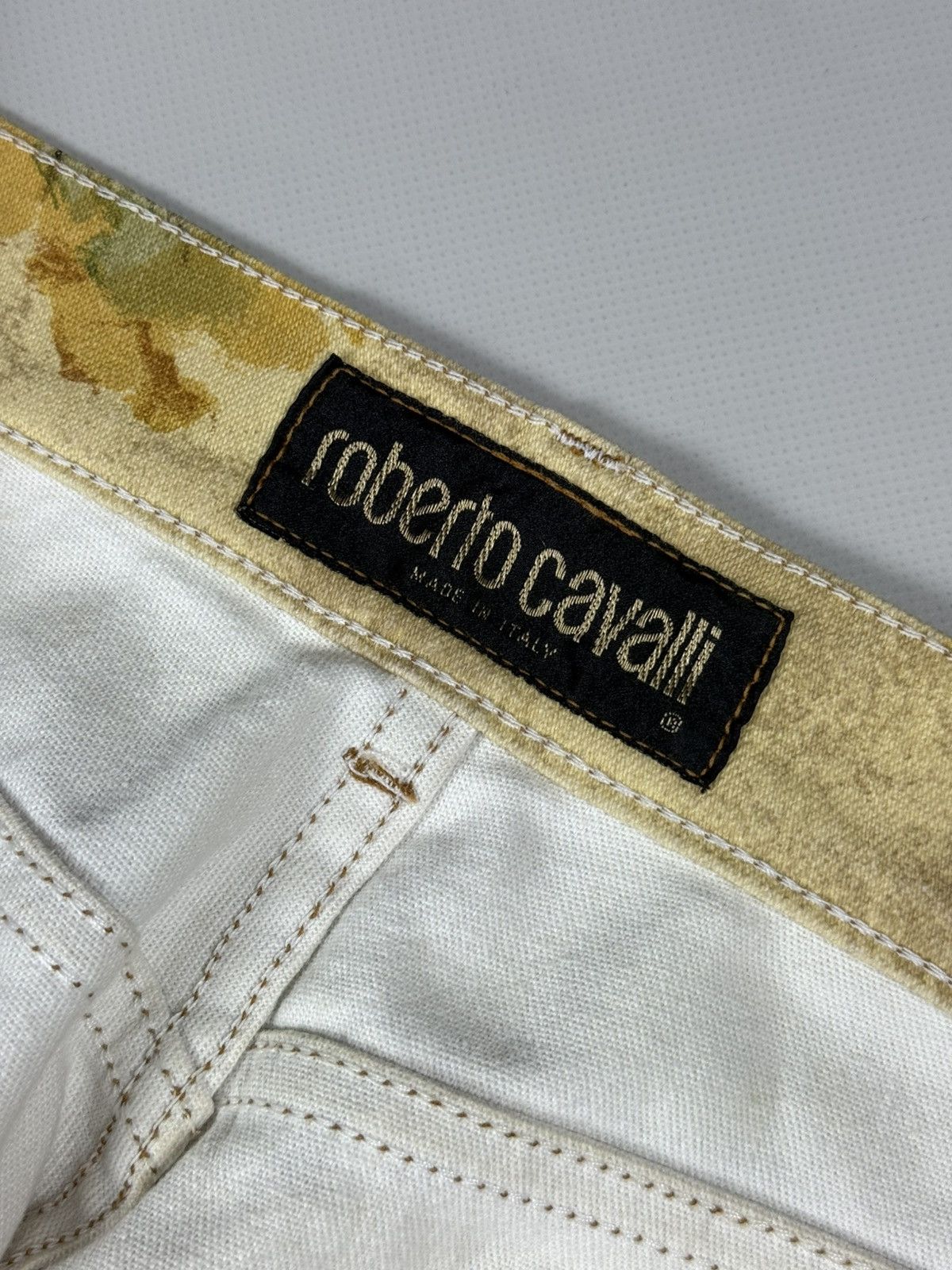 Roberto Cavalli Rare Roberto Cavalli Renaissance Angels Overprinted Jeans Size 32" / US 10 / IT 46 - 14 Thumbnail