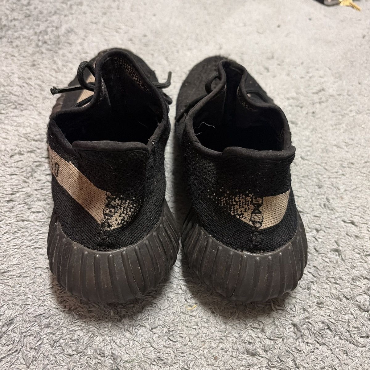 Yeezy Adidas Yeezy Boost 350 V2 Core Black Copper Men Size 10.5 🔥 Size US 10.5 / EU 43-44 - 4 Thumbnail