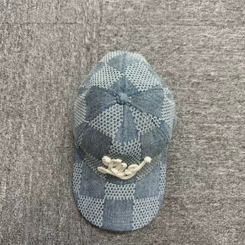 Louis Vuitton Louis Vuitton Checkerboard embroidered cap signed by the Ph Size ONE SIZE - 2 Thumbnail