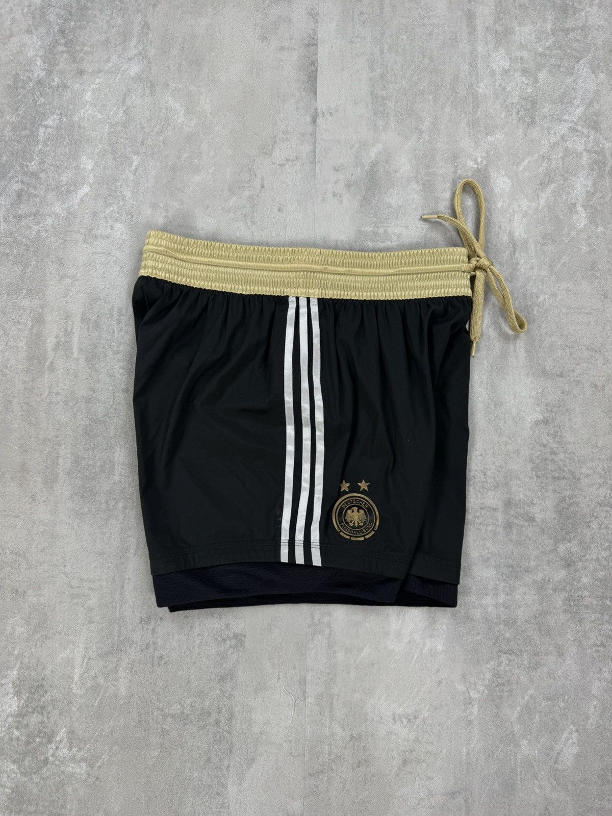 Adidas Adidas DEUTSCHER FUSSBALL BUND Soccers Shorts Mens size L Size US 32 / EU 48 - 3 Thumbnail
