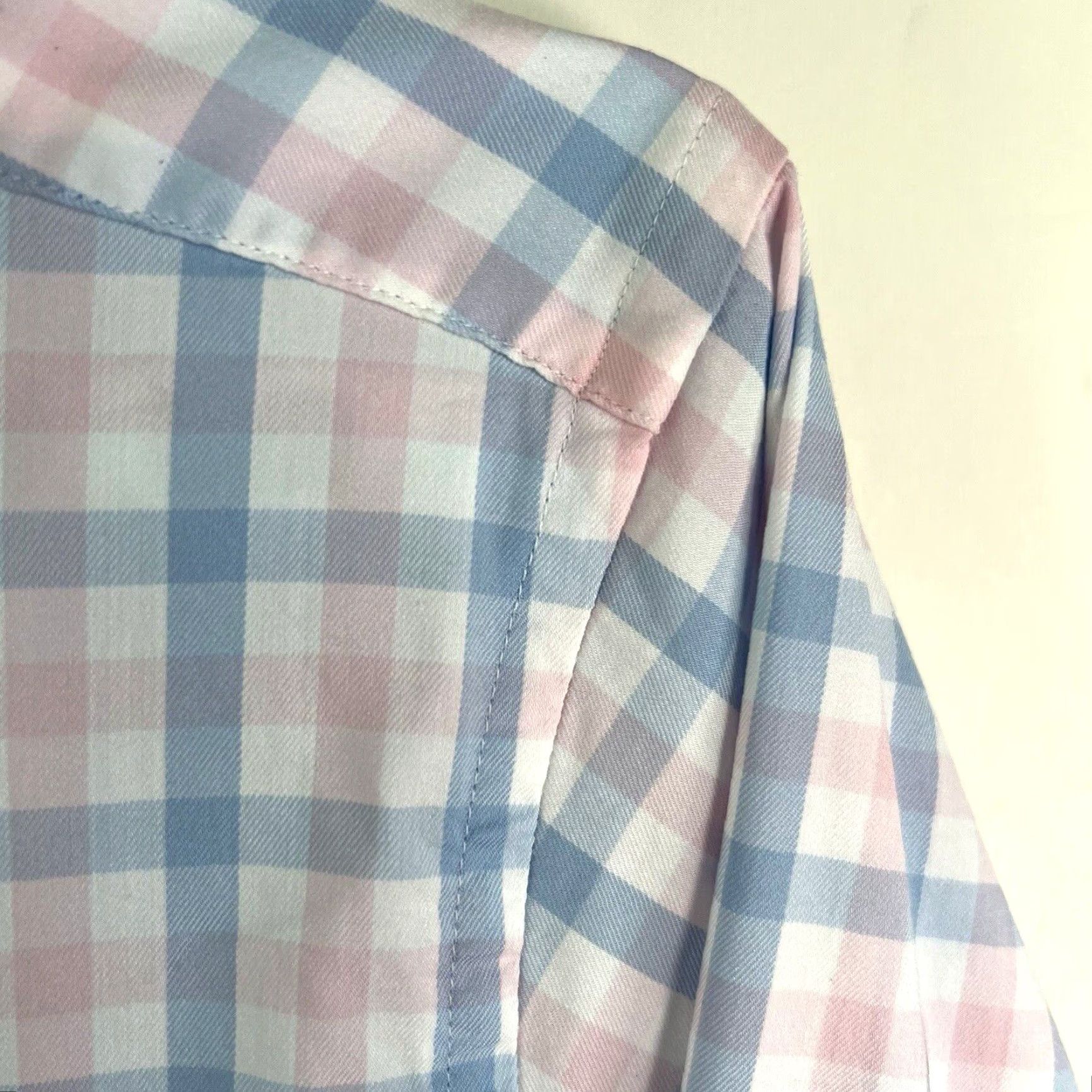 Peter Millar VINTAGE Peter Millar Checked Button-Down Shirt Mens XL Long Sleeve Blue/Pink Casual Business Wedding Size US XL / EU 56 / 4 - 2 Thumbnail