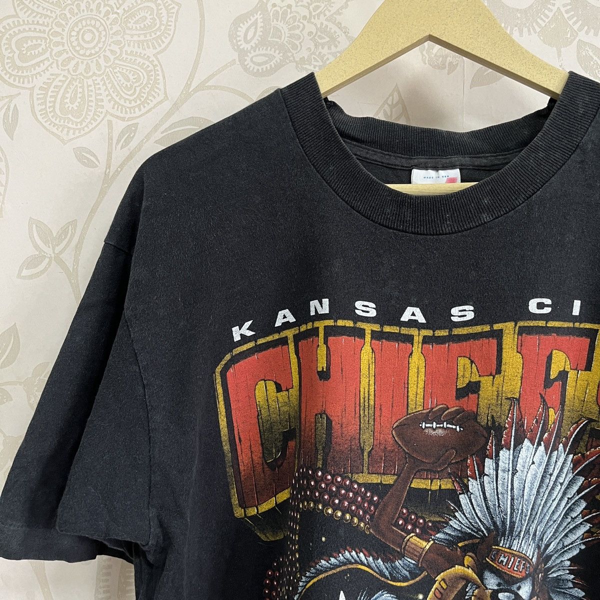 Vintage Vintage Tazmania Kansas City Cut TShirt Size US L / EU 52-54 / 3 - 5 Thumbnail