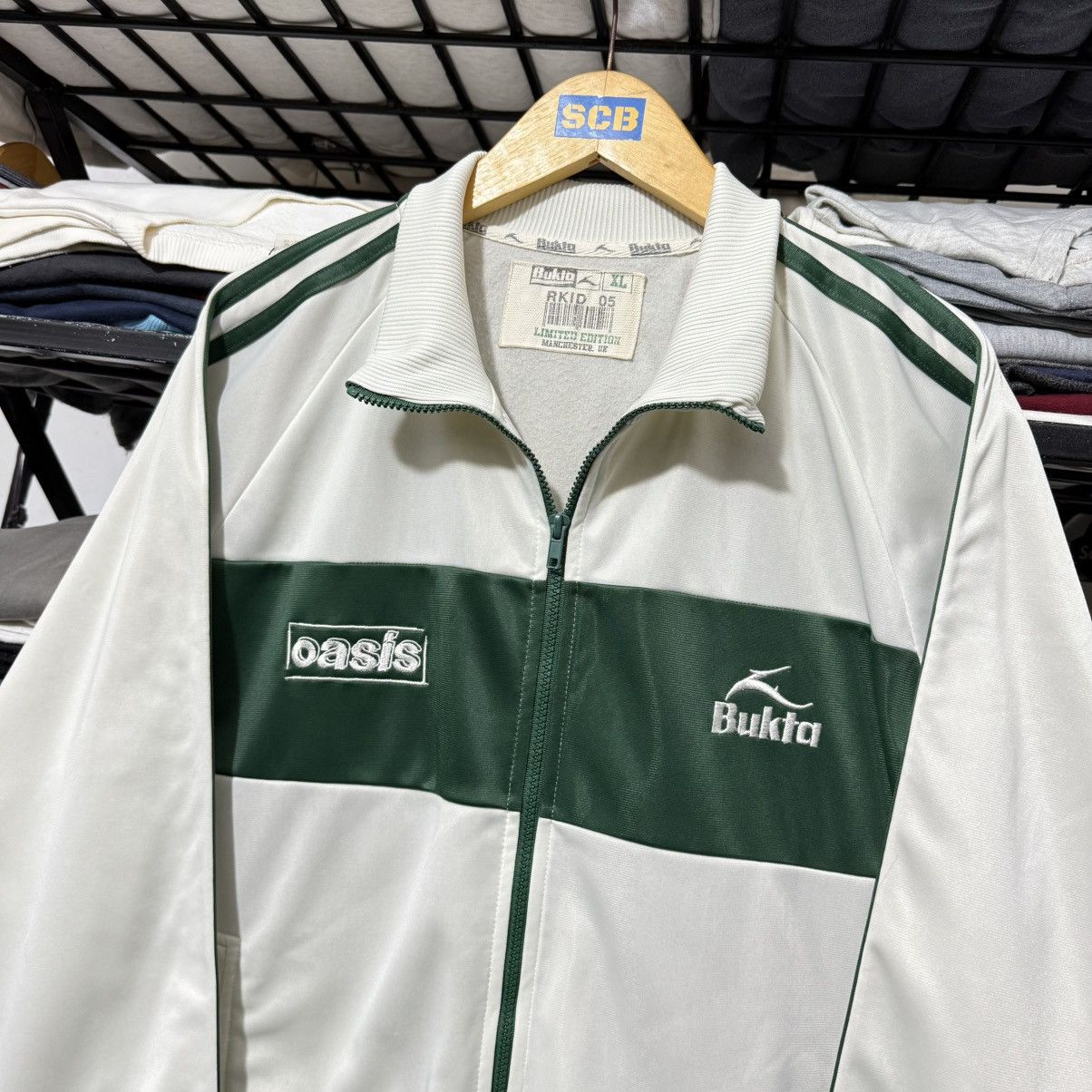 Band Tees Vintage oasis bukta limited edition track top Size US XL / EU 56 / 4 - 2 Thumbnail