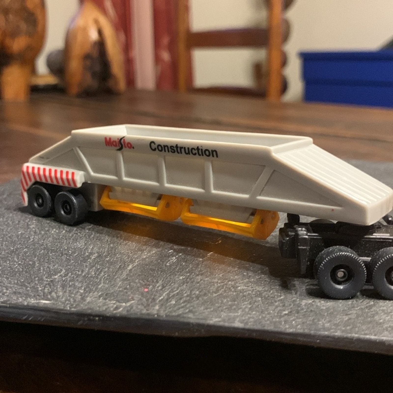 Vintage Maisto construction #8 Ford aeromax truck and trailer Size ONE SIZE - 6 Thumbnail