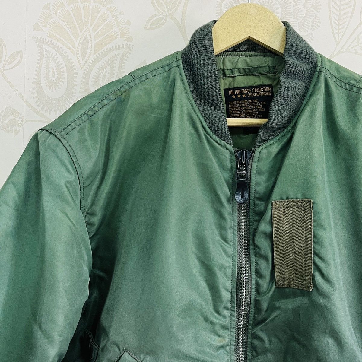Japanese Brand Vintage Army Air Force Distressed Bomber Fly Jacket Size US L / EU 52-54 / 3 - 4 Thumbnail