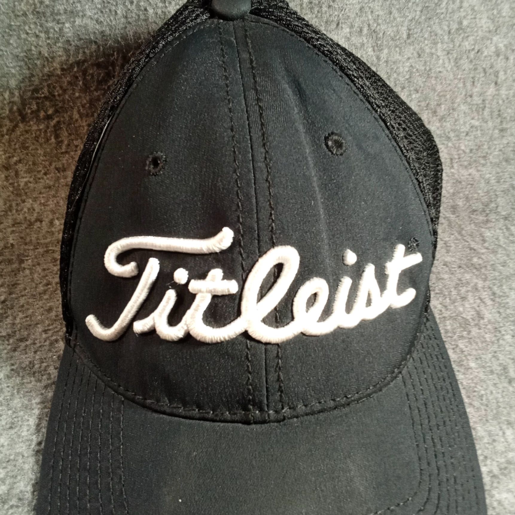 Titleist Titleist Hat Cap Fitted Men Medium Black Logo Golf Golfer New Era V1 Size ONE SIZE - 2 Thumbnail