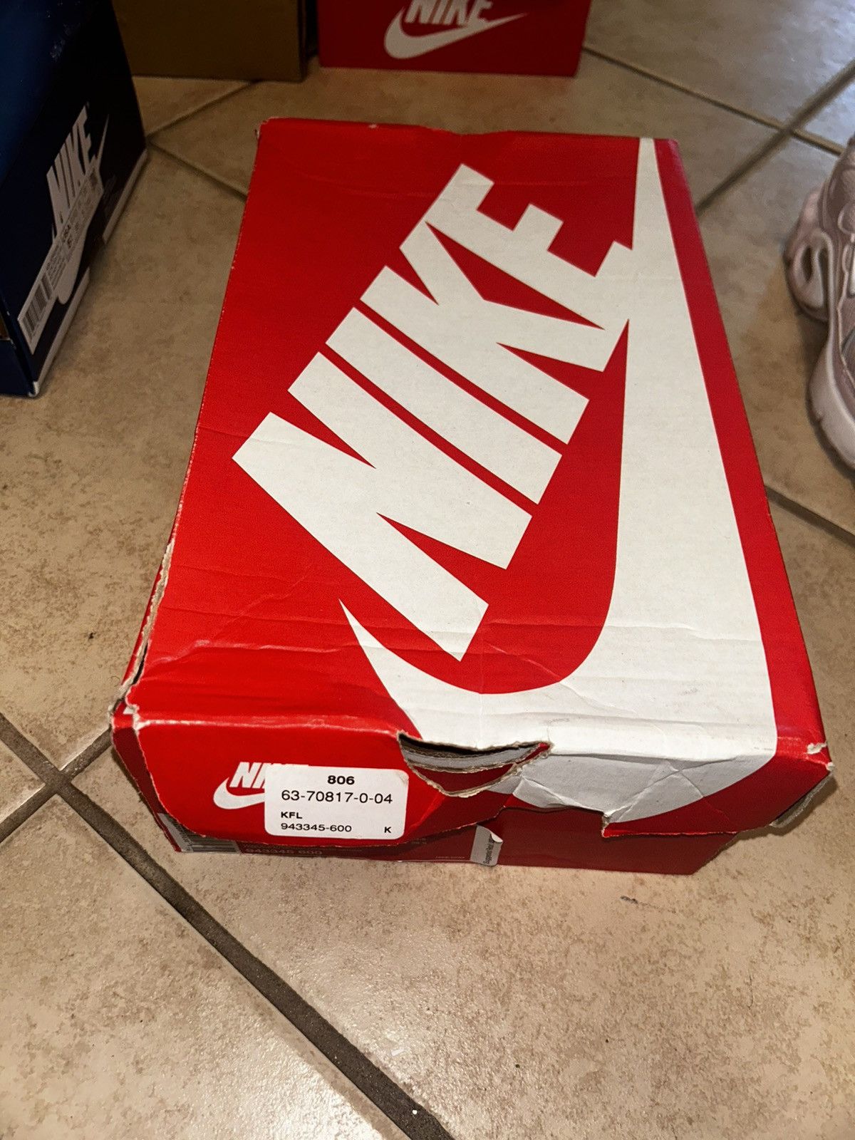 Nike Nike Air Max Plus TN Pink/White (4Y) Size US 5.5 / IT 35.5 - 5 Thumbnail