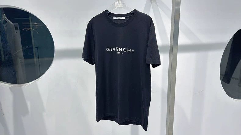 Givenchy Givenchy Logo Destroyed Print 95 New Size US S / EU 44-46 / 1 - 1 Thumbnail