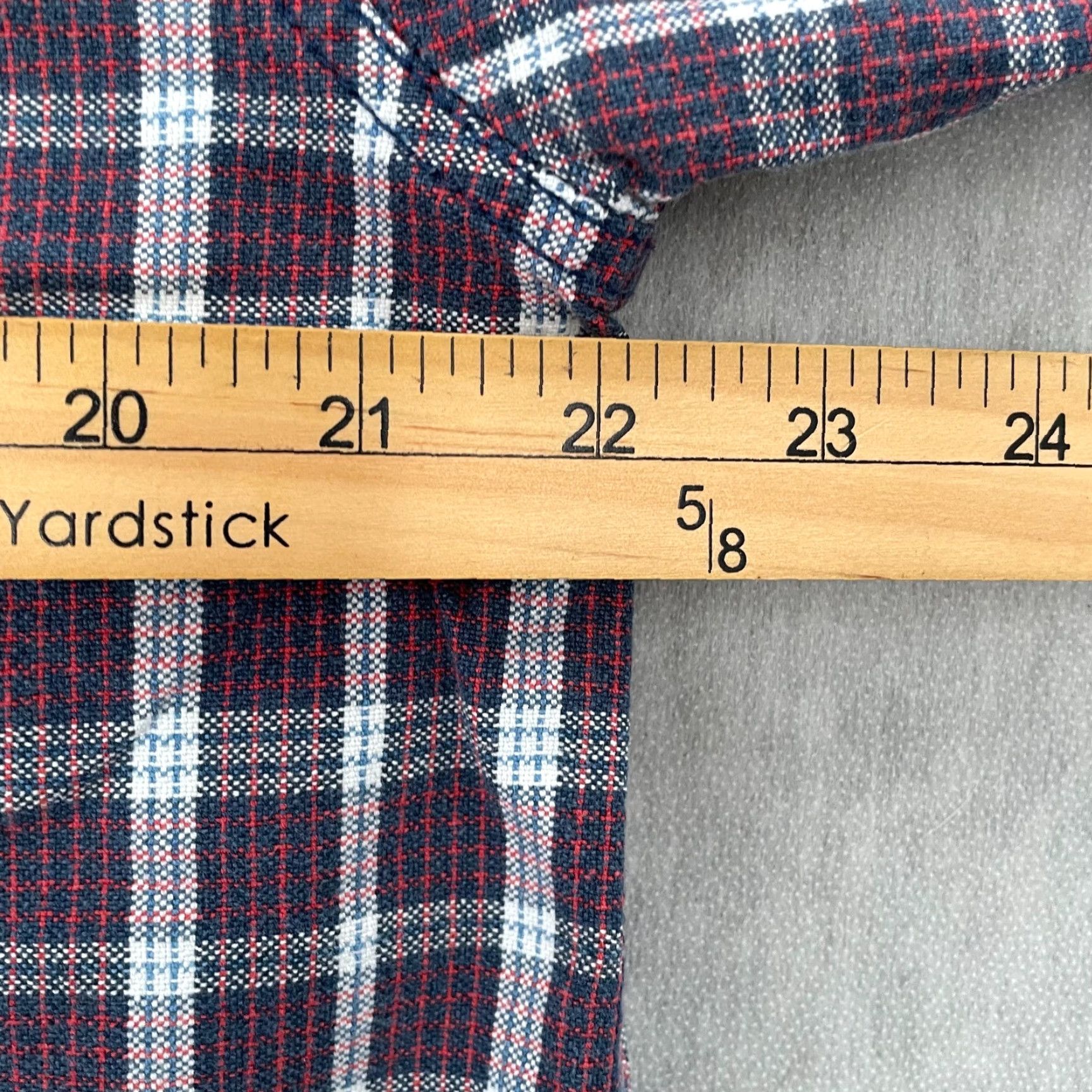 Tommy Hilfiger VINTAGE Tommy Hilfiger Men's Flannel Shirt Adult Medium Plaid Button-Up Long Sleeve Casual Retro 90s Red Blue Size US M / EU 48-50 / 2 - 7 Thumbnail